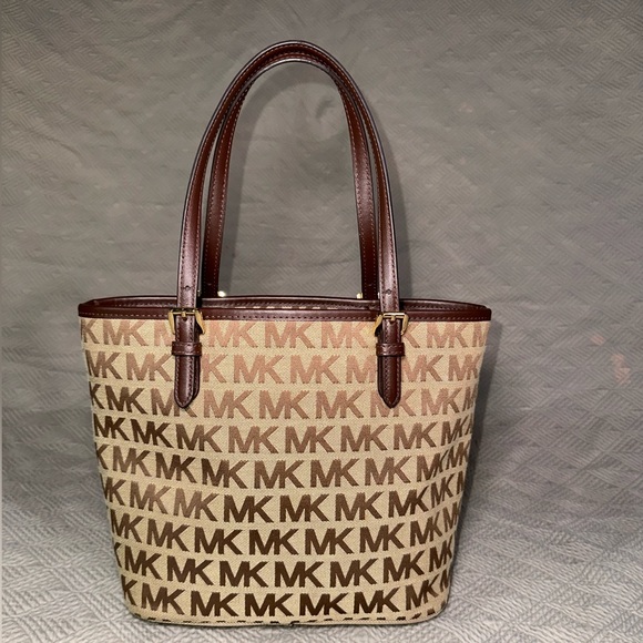 MICHAEL KORS JET SET ITEM SIGNATURE JACQUARD MED SNAP POCKET TOTE BAG✨ - Picture 6 of 10